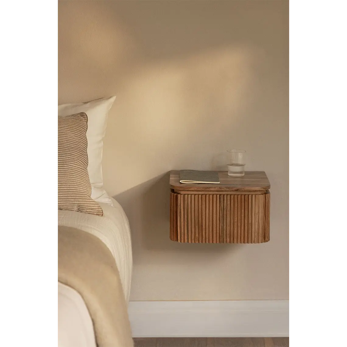 Velador Seris flotante 35x30 cm en madera de acacia 1
