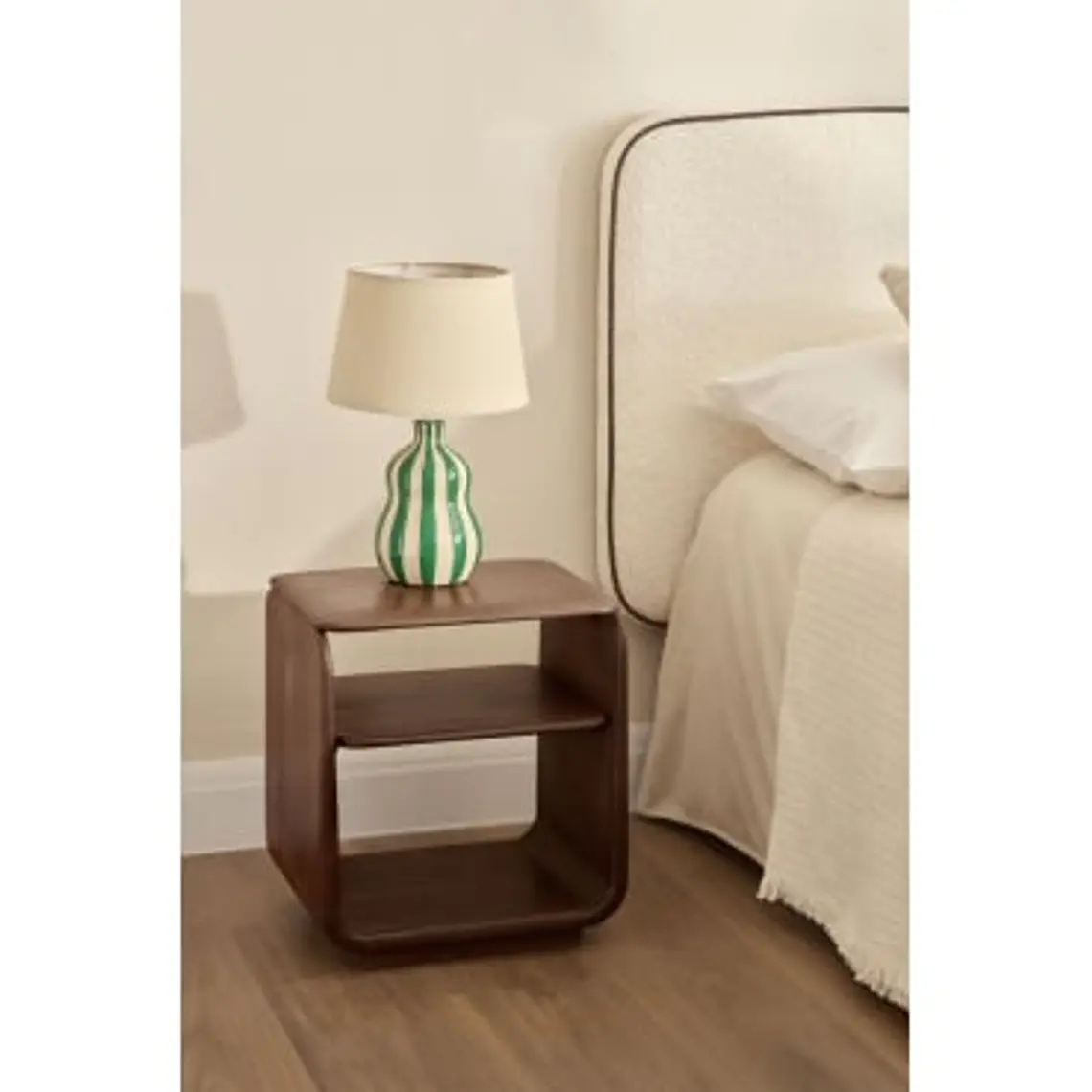 Velador Solira 40x30 cm en madera 10