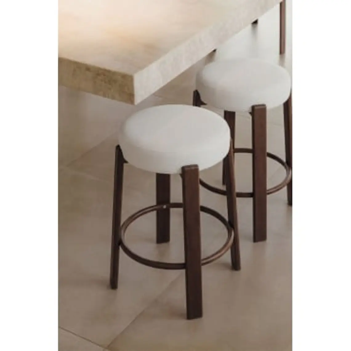 Taburete alto Ylenune en chenilla 9