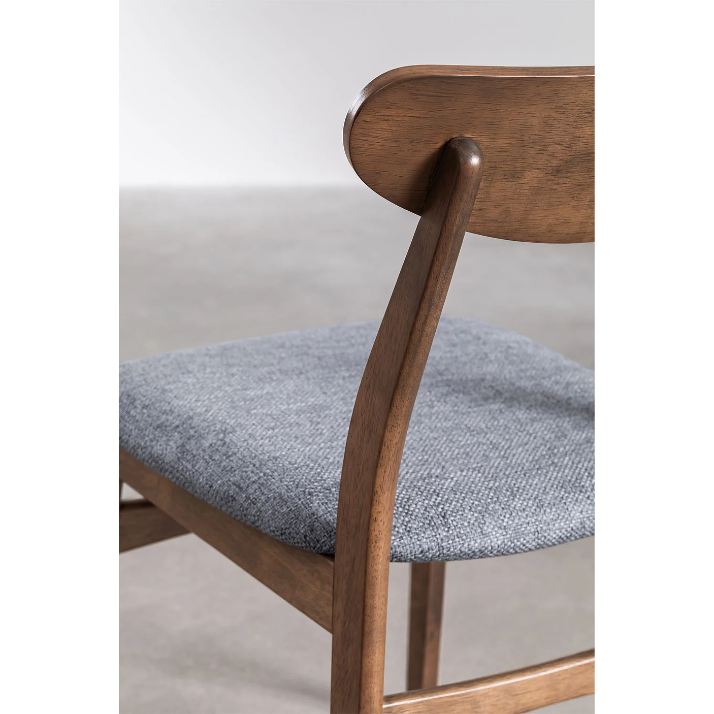 Silla de comedor en tela y madera Cloda 13