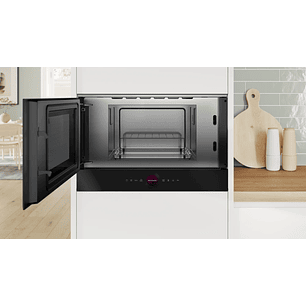 Serie 8 Microondas integrable con grill Negro BEL7321B1