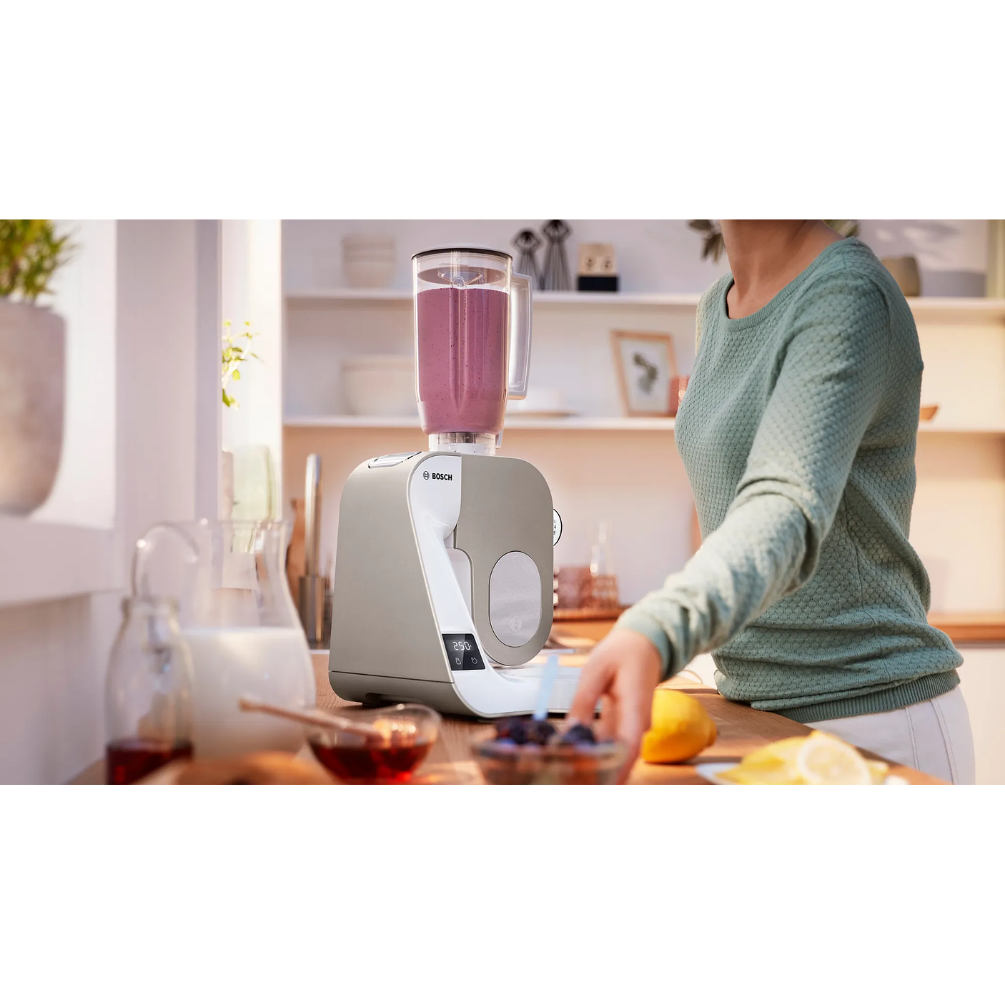 Serie 4 Robot de cocina con báscula MUM 5 1000 W Blanco 6