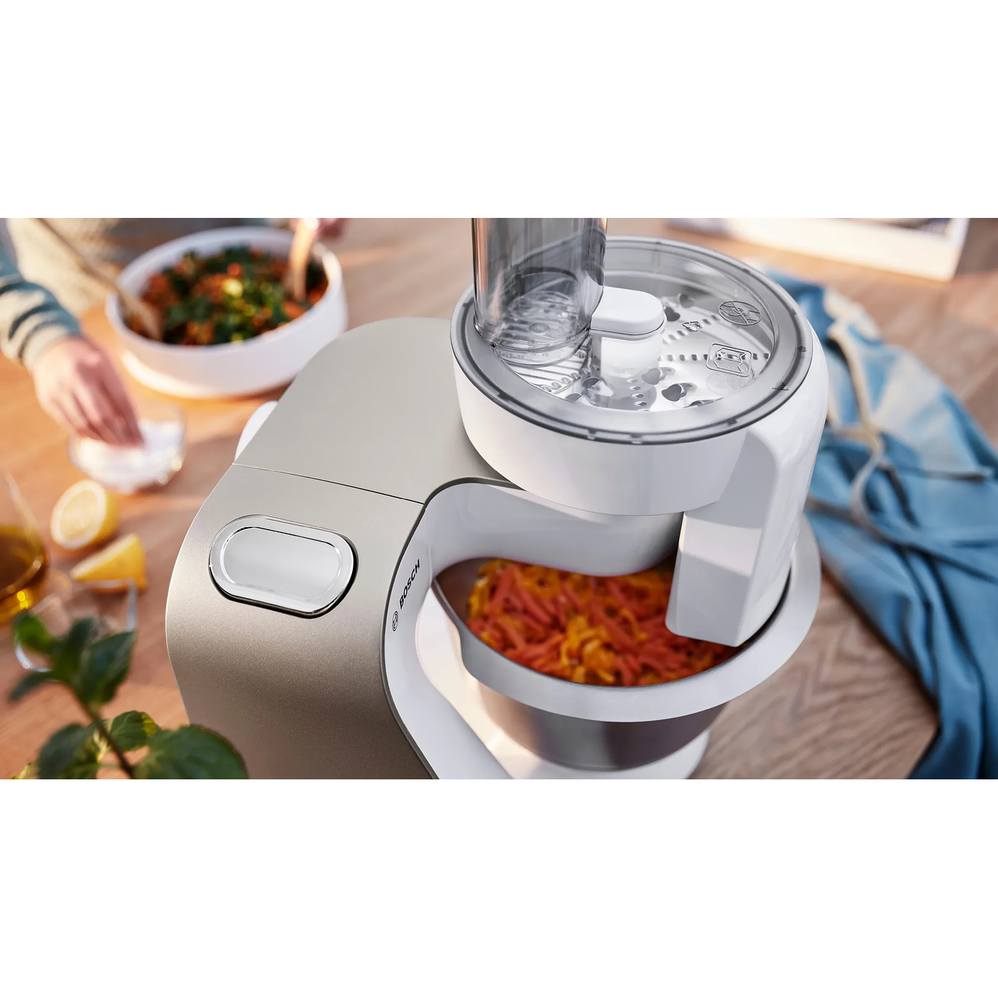 Serie 4 Robot de cocina con báscula MUM 5 1000 W Blanco 7