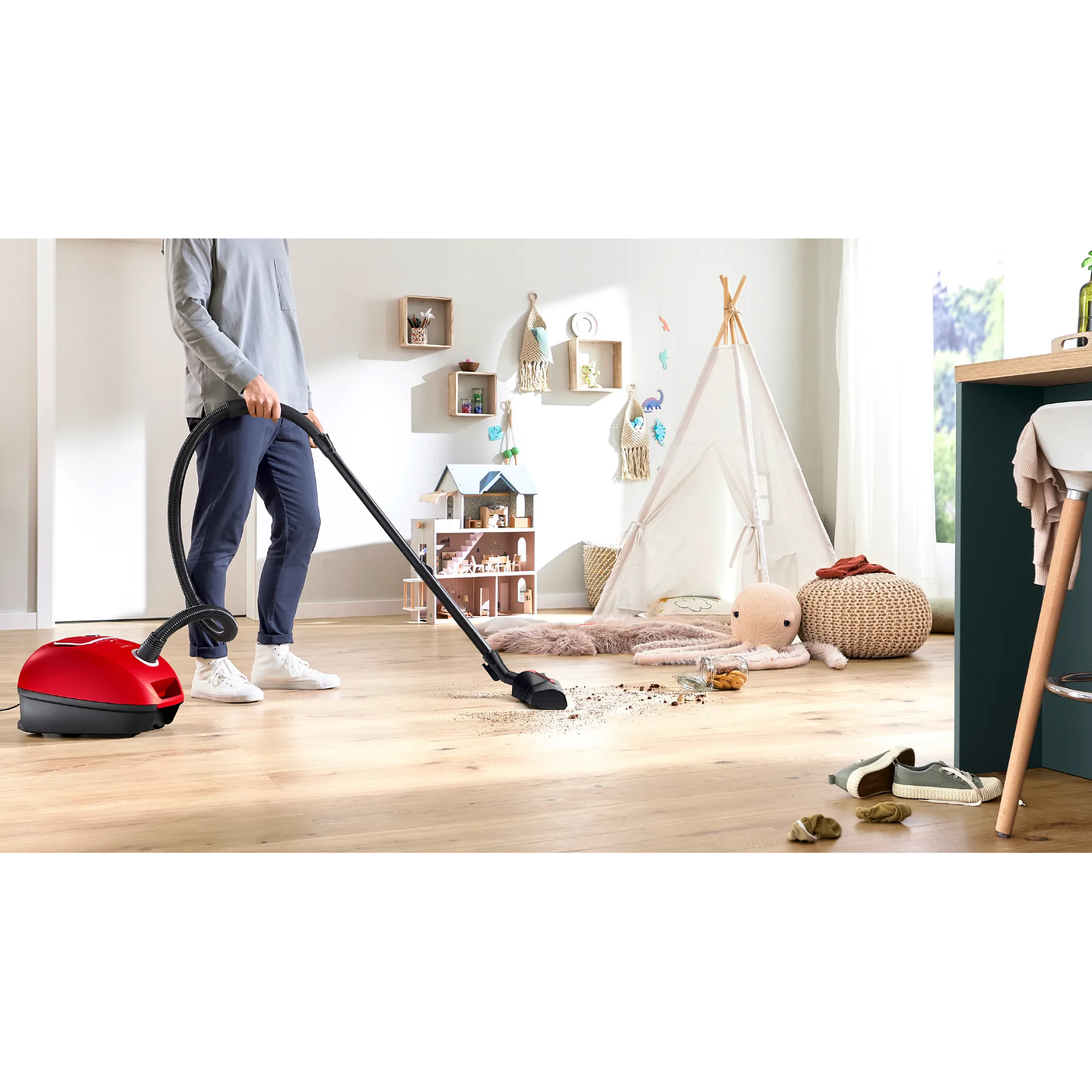 Serie 4 Aspirador con bolsa ProAnimal Rojo con Filtro Higiénico Lavable BOSCH 9