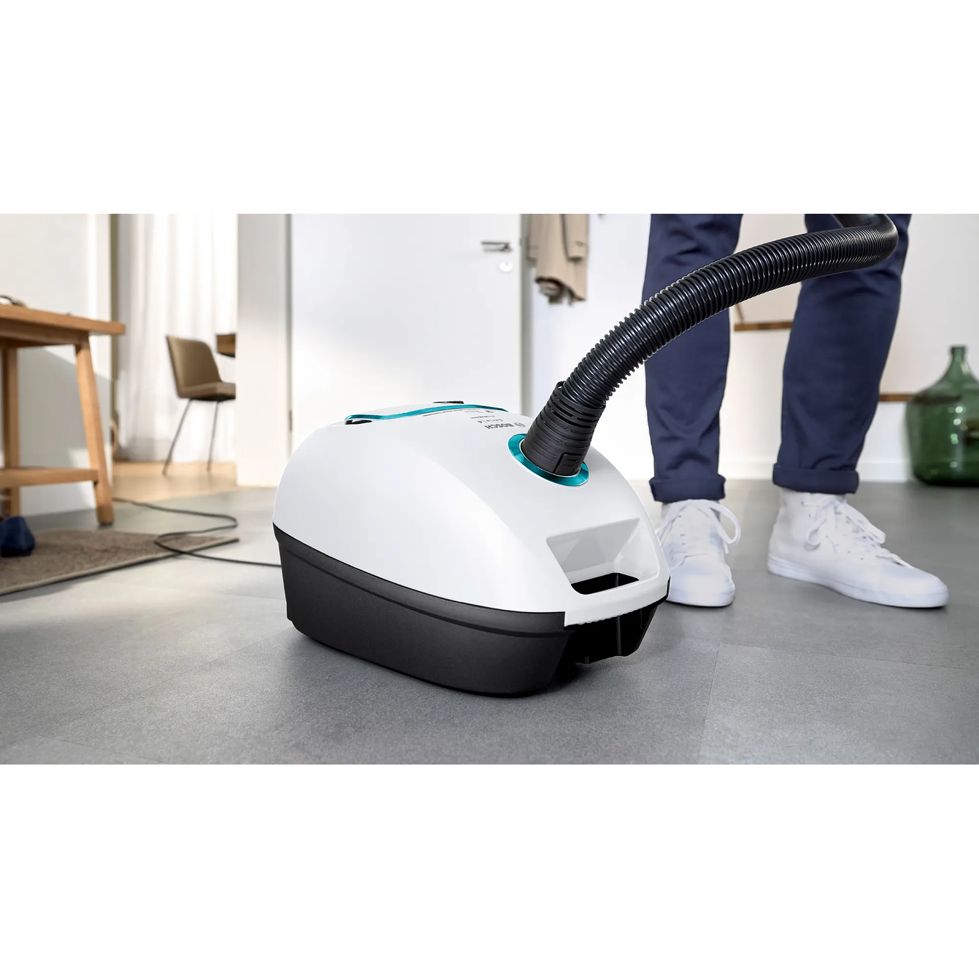 Serie 4 Aspirador con bolsa ProHygienic Blanco BOSCH 18