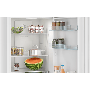 Serie 2 Frigorífico combinado de libre instalación 175.4 x 61.4 cm Blanco, Total NoFrost. BOSCH