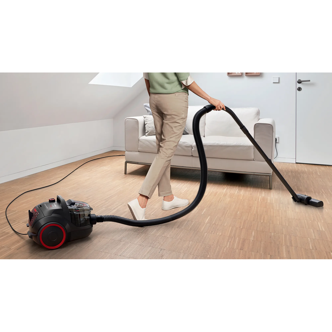 Serie 4 Aspirador sin bolsa ProPower Negro BOSCH 3
