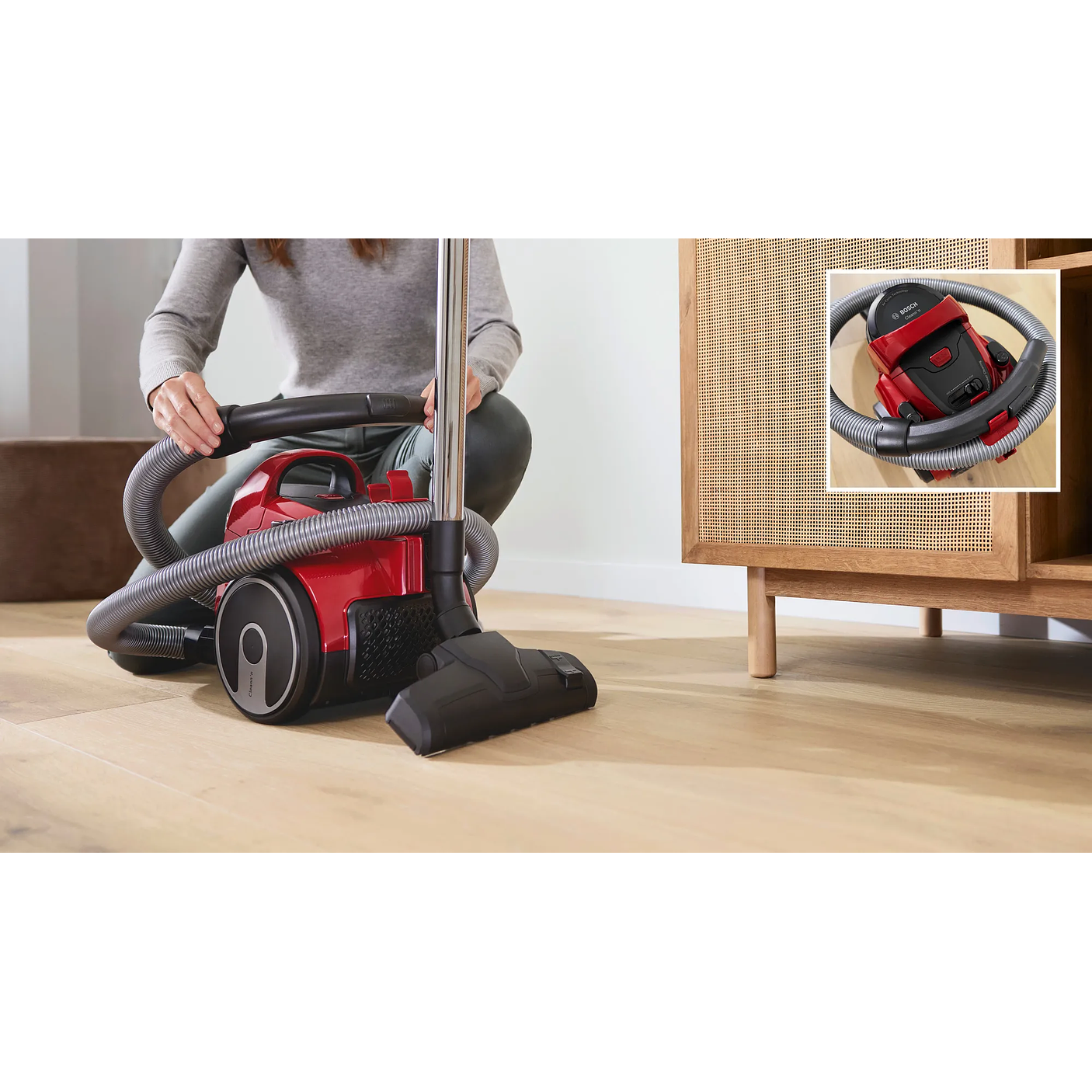 Serie 2 Aspirador sin bolsa Rojo BOSCH 16