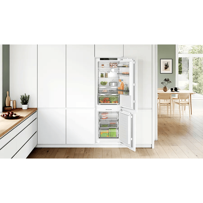 Serie 6 Frigorífico combi integrable 177.2 x 55.8 cm Cierre SoftClose con puerta fija, Tecnología Inverter BOSCH 2