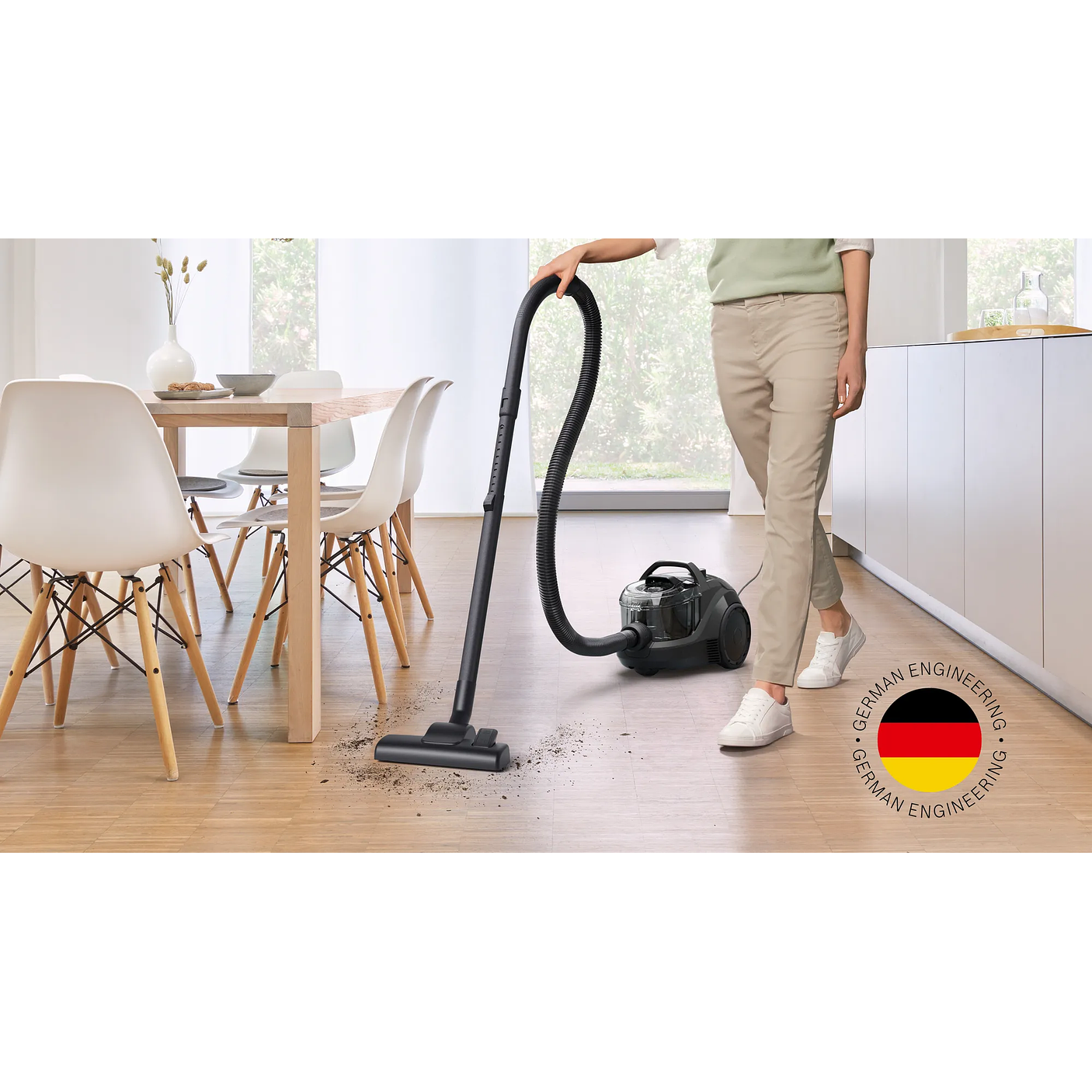 Serie 4 Aspirador sin bolsa Negro BOSCH 2