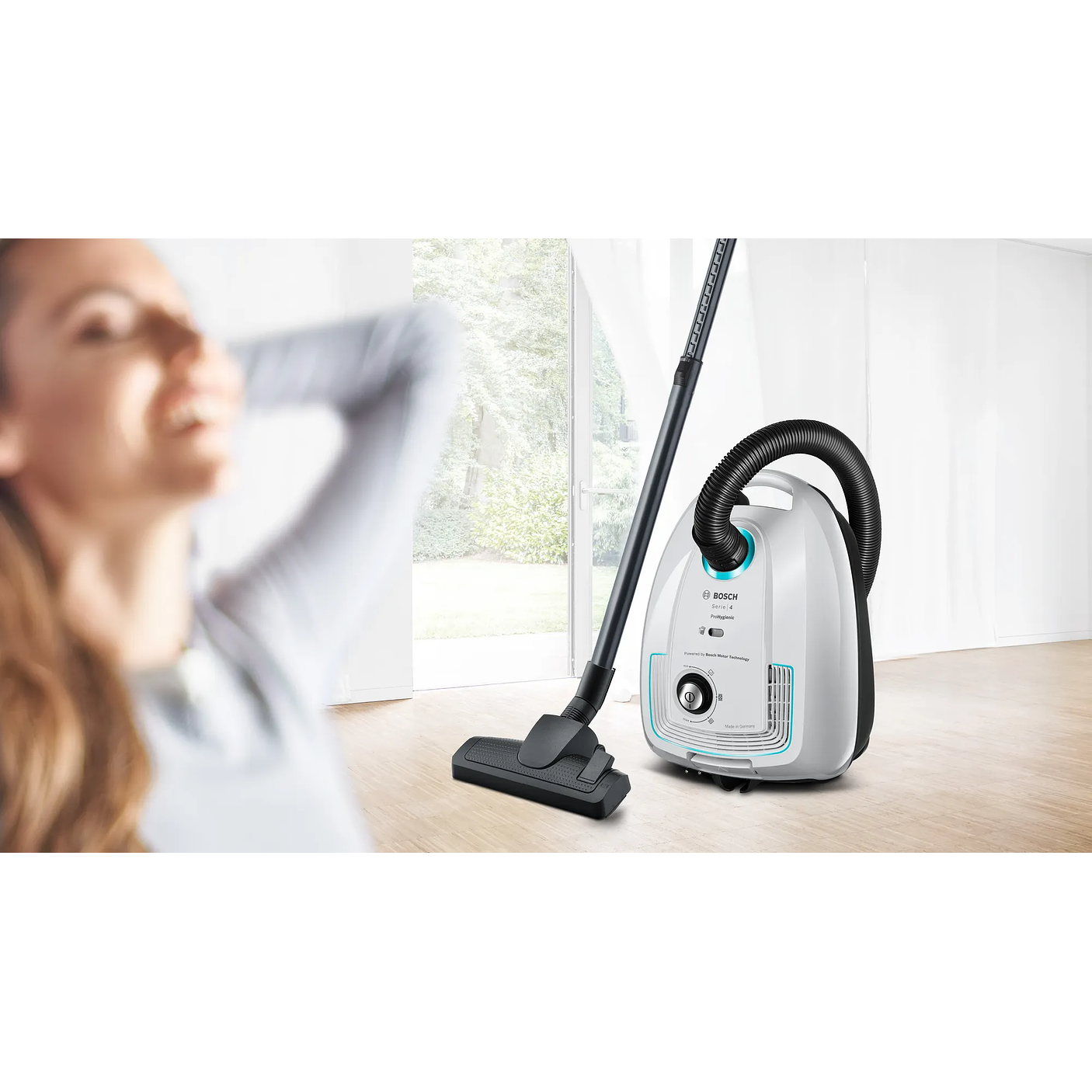 Serie 4 Aspirador con bolsa Blanco BOSCH 9