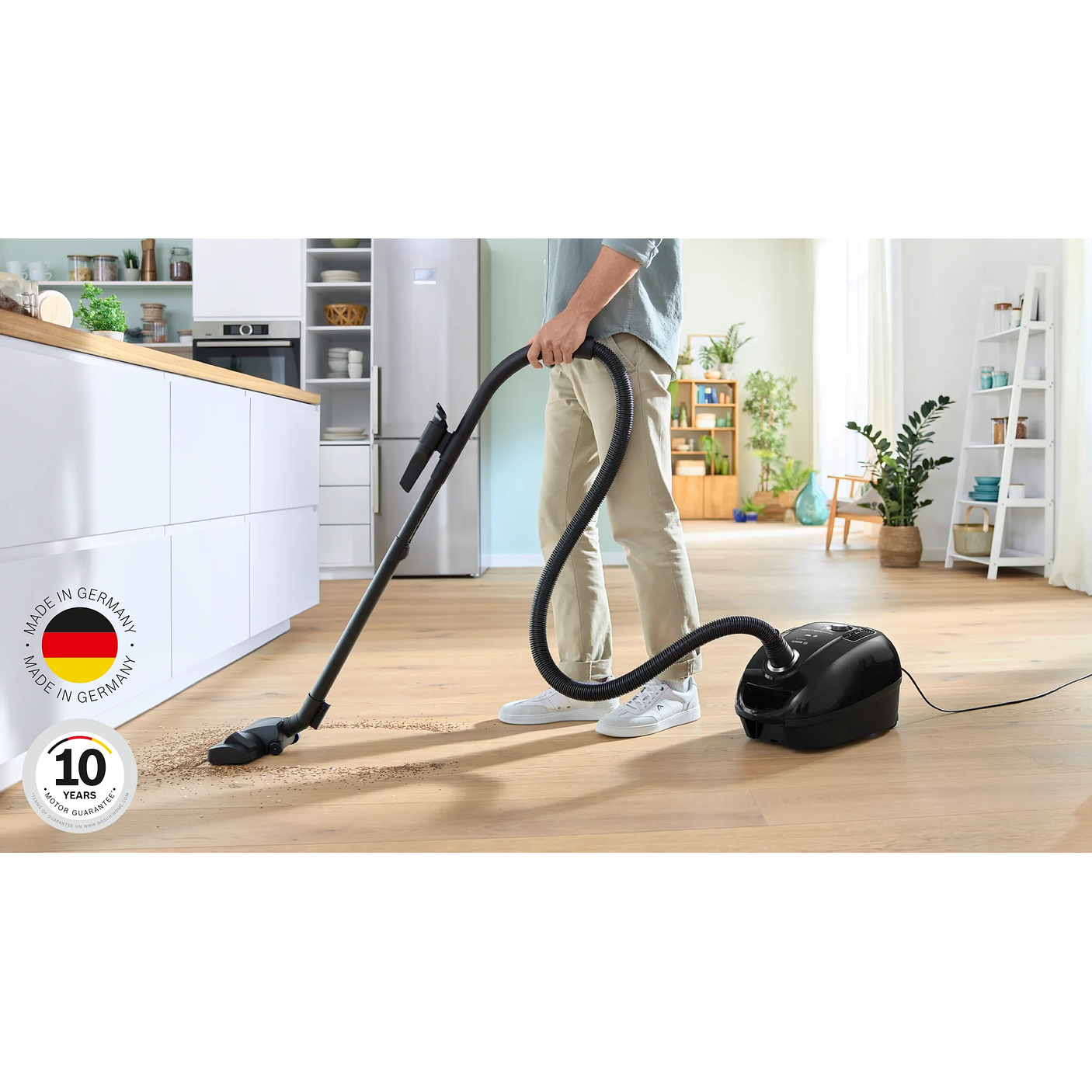 Serie 4 Aspirador con bolsa Negro BOSCH 8