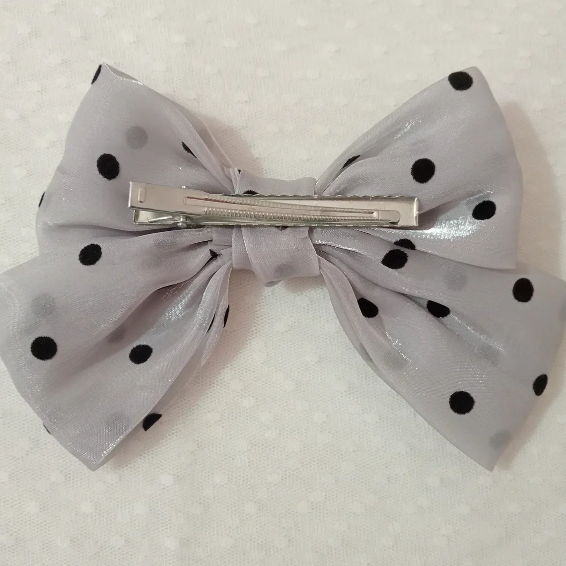 Lazo Organza Gris plomo con lunares Negros 2