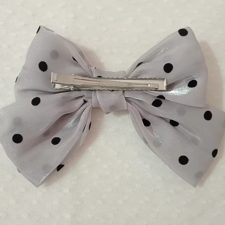 Lazo Organza Gris plomo con lunares Negros 2