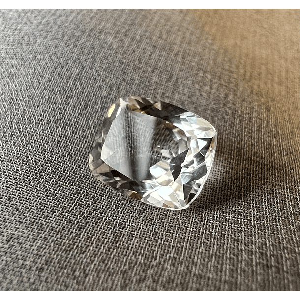 Topacio Blanco-3.80ct-10x8mm 