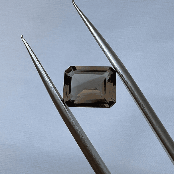 Cuarzo Ahumado-2.65ct-9.7x7.8mm 