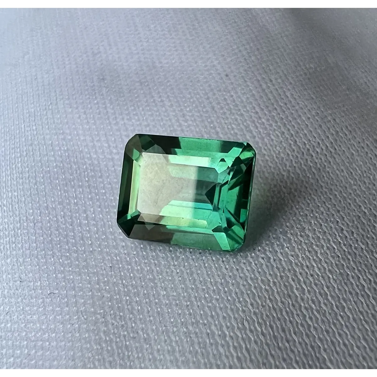 Topacio Verde-4ct-10x7.9mm