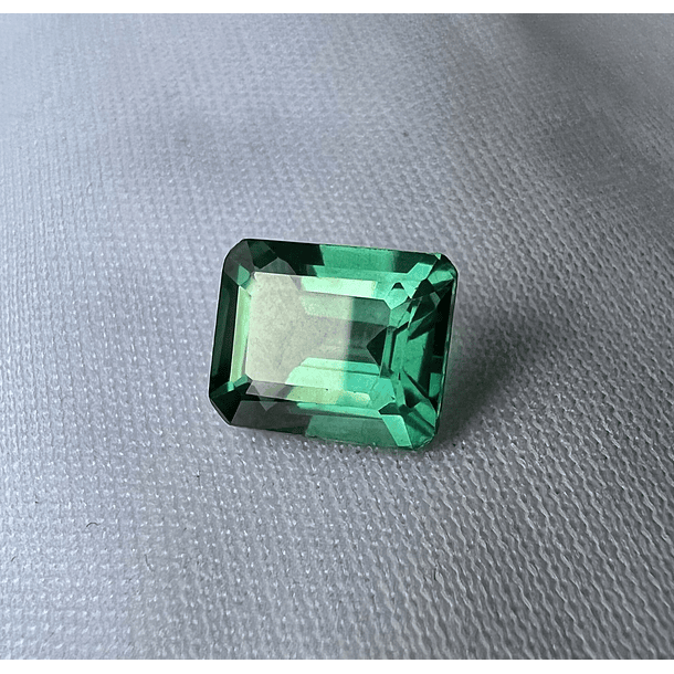 Topacio Verde-4ct-10x7.9mm 