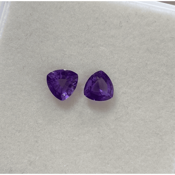 Par de Amatistas -2.35ct-9.1x8.9mm 