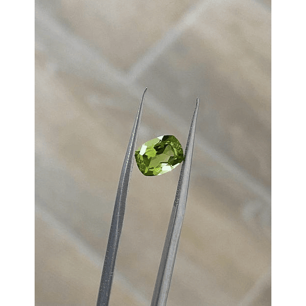 Peridoto De Afganistán-1.35ct-7.7x5.6mm 