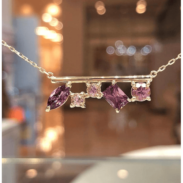  Dije en plata con baño de oro amarillo con cuarzo lavanda y moissanitas 