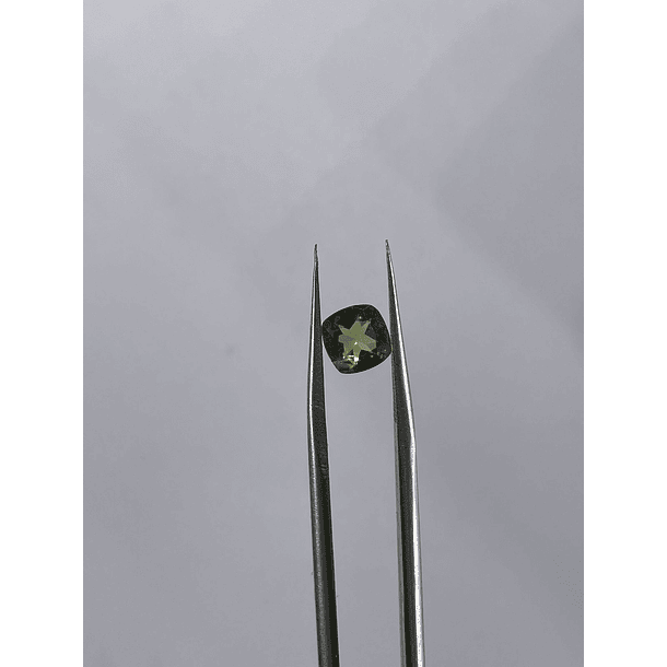 Peridoto corte cojín 6x6mm 0.80ct 