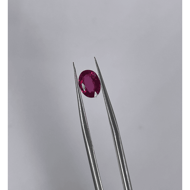 Rubí oval 6.7x5mm 0.95ct AAA  