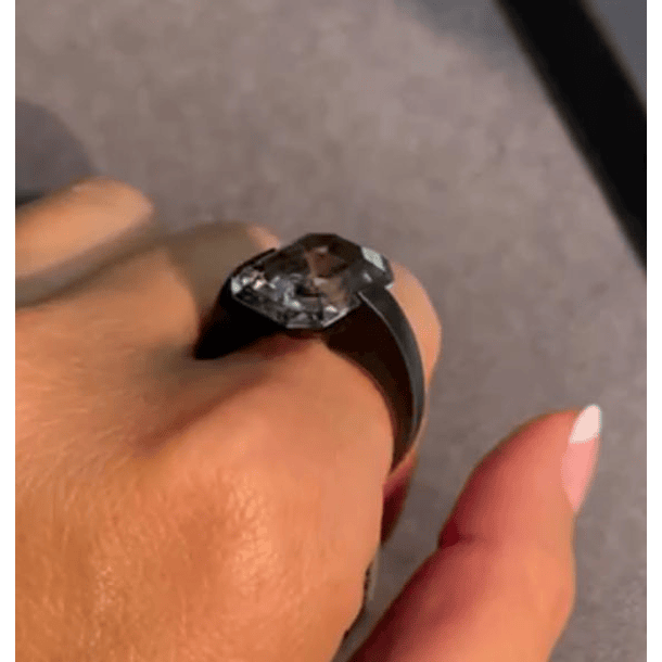 ANILLO EN ORO DE 18K CON CUARZO AHUMADO. TALLA 9.5 