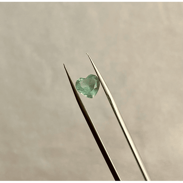 Esmeralda Colombiana Light-1.55ct-8x8.2mm-c/corazón-AA 