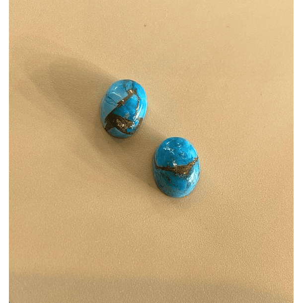 Par de turquesas azules- cabujón ovalado 
