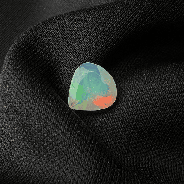 Ópalo Etíope-0.65ct-6.8x6.8mm 