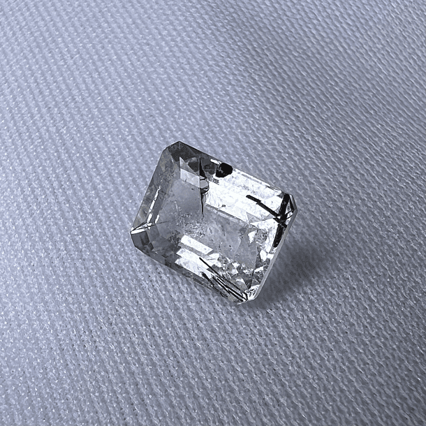 Cuarzo Rutilado-2.60ct-9x7.1mm-c/esmeralda-Alta 