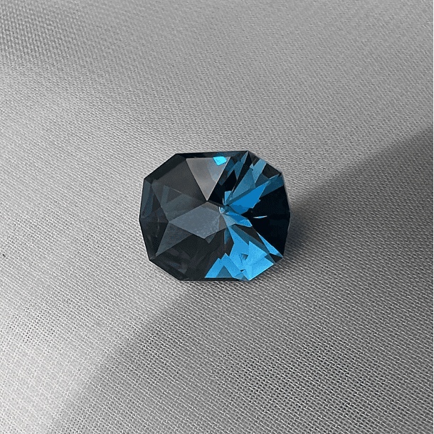 Topacio London Blue-4.20ct-11x9mm 