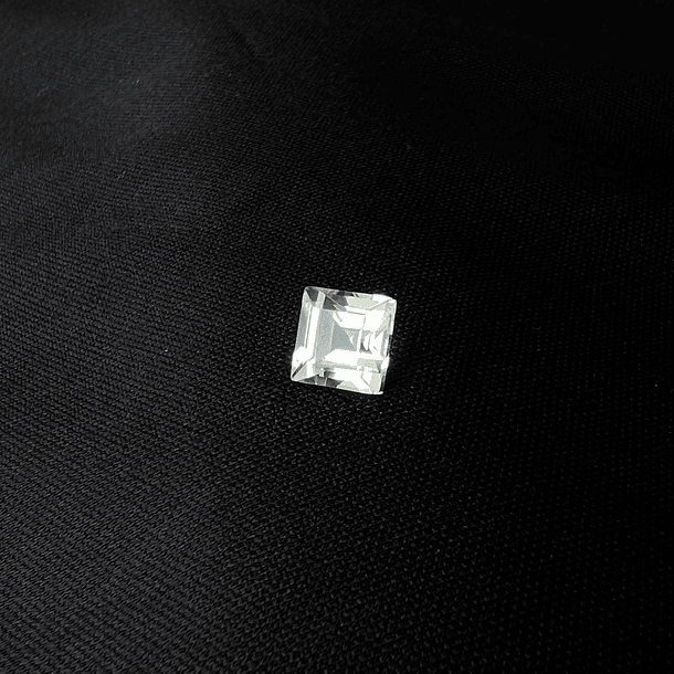 Topacio Blanco-3.40ct-7.9x7.8mm 