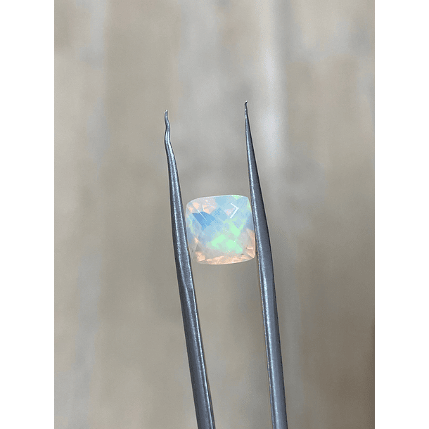 Ópalo etíope-1.50ct-7.9x7.8mm 