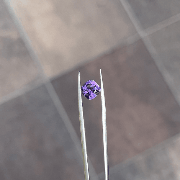 Amatista-2.65ct-8x8mm-c/cojín concavo-AAAA 