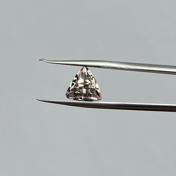 Topacio champagne-3.40ct-8.8x8.8mm-c/trillón-AAA 