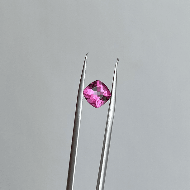 Topacio Rosa-2.40ct-7.6x7.6mm 