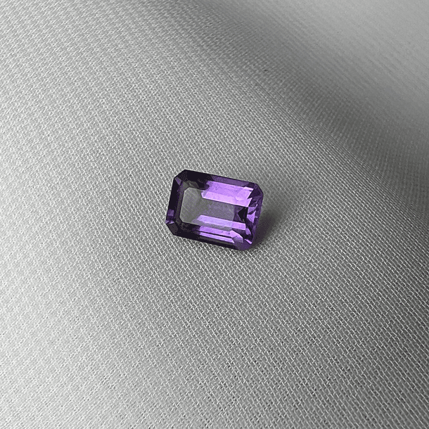 Amatista-0.40ct-5.9x3.8mm-c/octágono-AAAA 