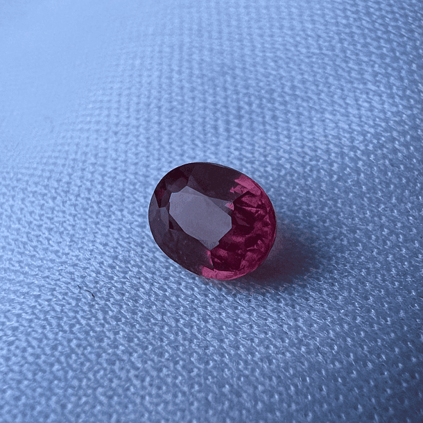 Rubí-1.35ct-7x5mm-c/oval-AAA 