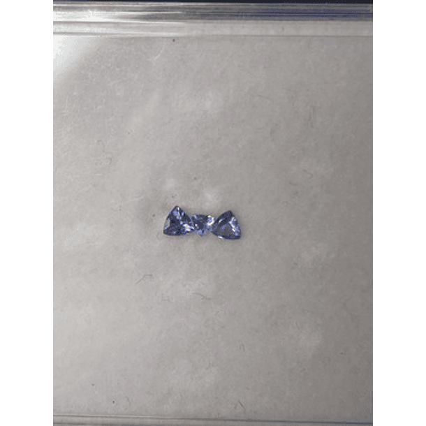 Tercia de Tanzanitas en corte trillón 4x4mm y 3x3mm 0.60ct  