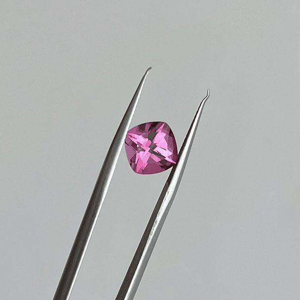 Topacio Rosa-2.55ct-7.8x7.8mm 