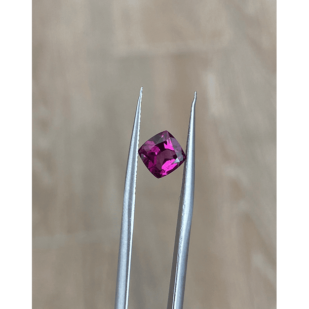 Granate Rodolita-1,10ct-6mm 