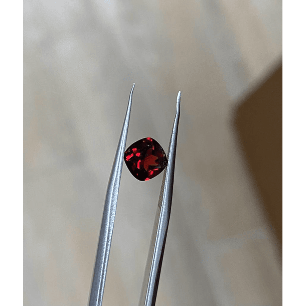 Granate Rojo-1.15ct-6x6mm 