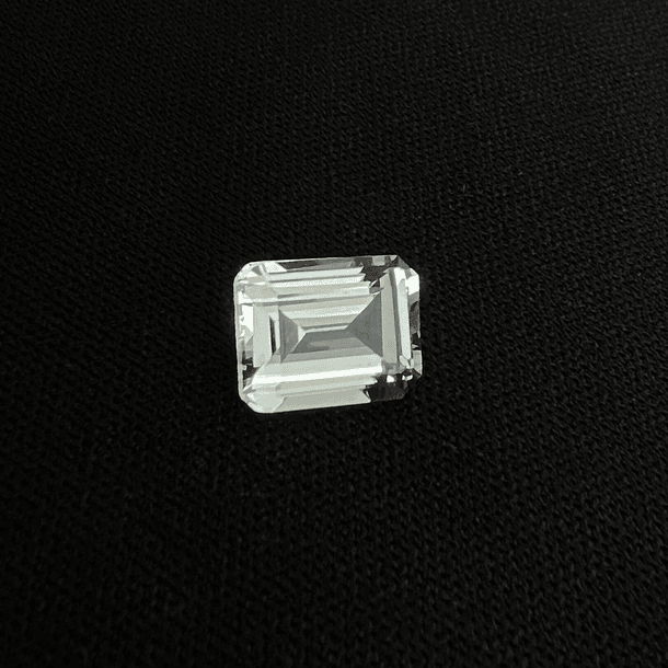 Topacio Blanco-4.30ct-10x8mm 