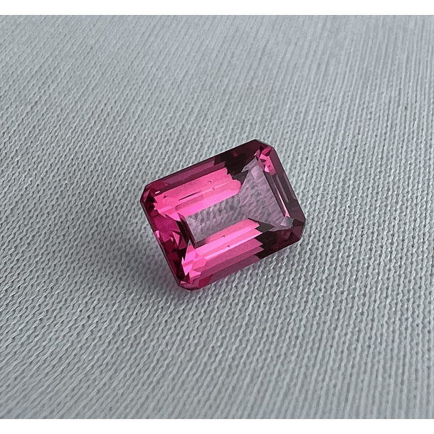 Topacio Rosa-3.70ct-9.8x7.9mm 