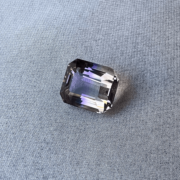 Ametrino-13.75ct-14.9x12.6mm-c/octágono-AAA 