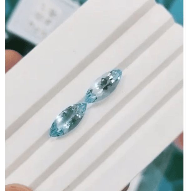 Par de topacios c/ marquesa de 15x6mm 6ct  