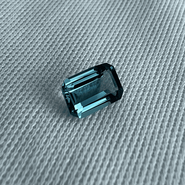 Topacio London Blue-1.80ct-8.1x6.9mm 