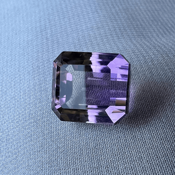 Ametrino-8.85ct-11.8x10.4mm 
